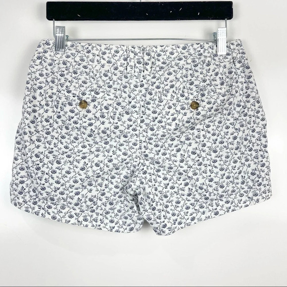 Old Navy Floral Print Mid Rise Casual Shorts Size 2 - Picture 2 of 8